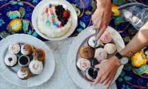 birthday cake cupcakes